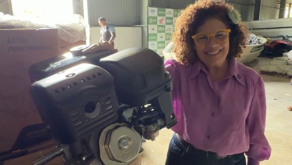 Perpétua Almeida garante 182 barcos e motores para ribeirinhos de 8 municípios do Acre